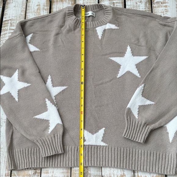 Hollister Sweater Size S Star Print - Picture 3 of 6